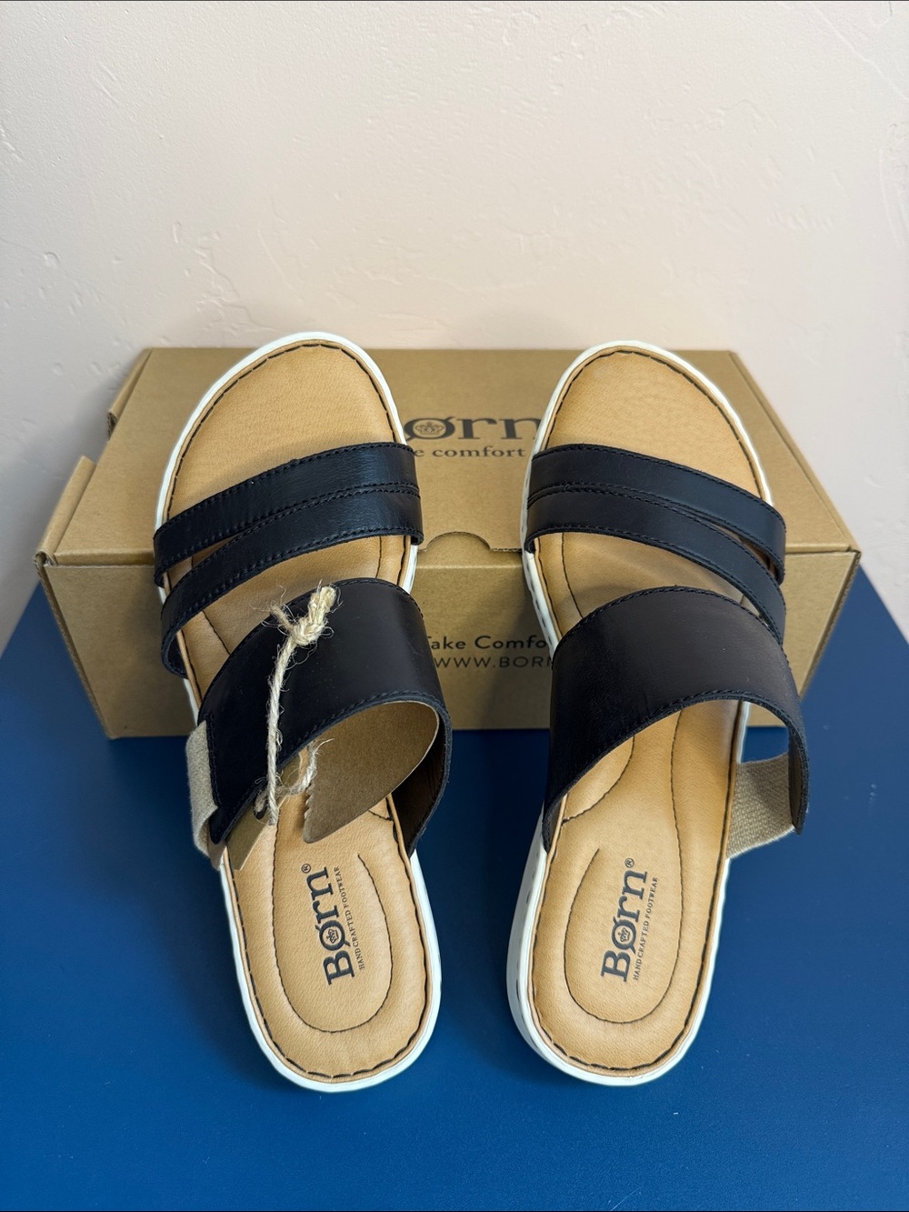 NWT Born Blakely Black and Tan Dual-Strap Slide Sandals size 9M
